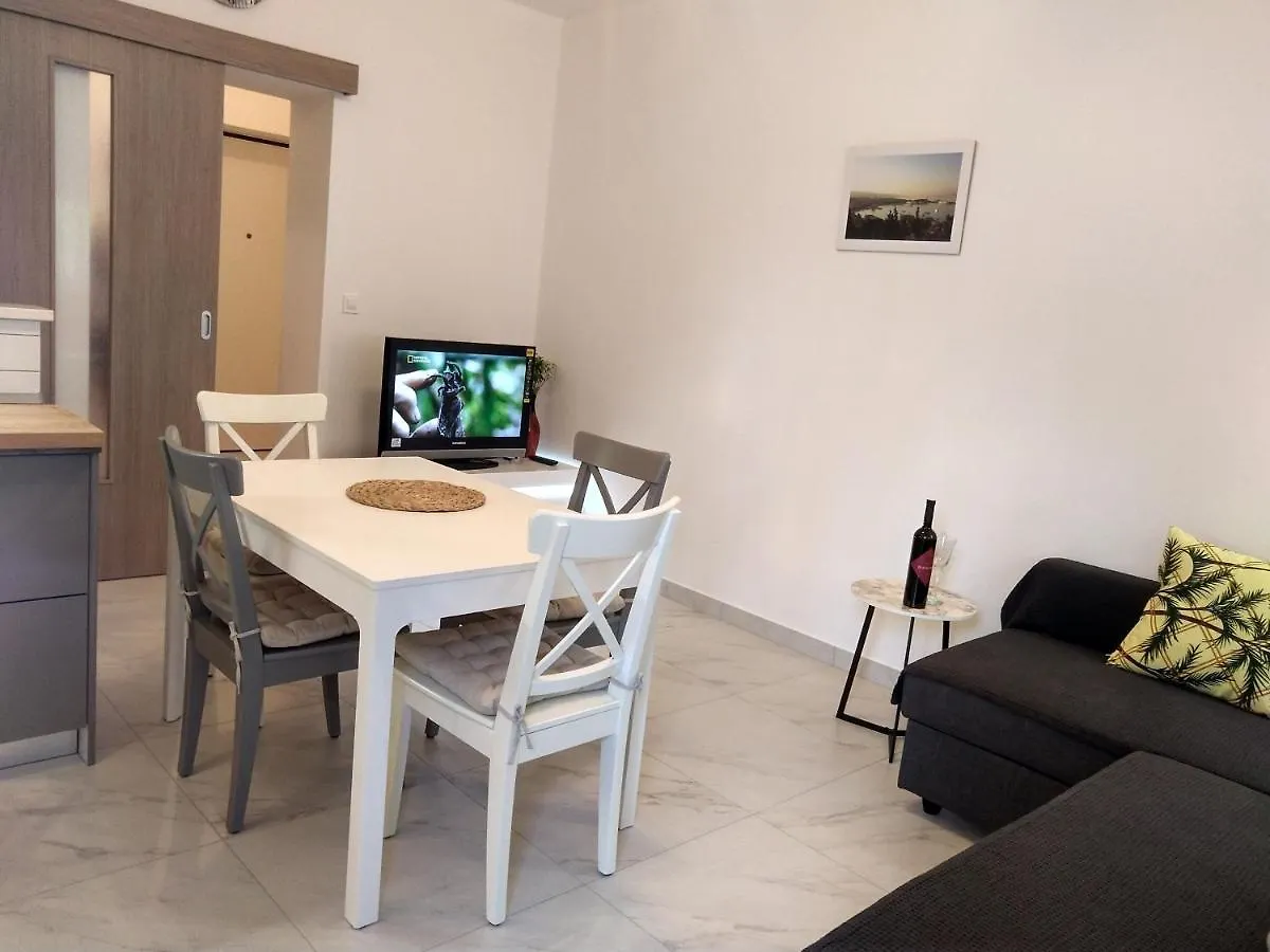 Deluxe Apartment Joia With Balcony On The Beach Bacvice, Free Parking, Old Town, Near Ferry Port Split 0*,  Croácia