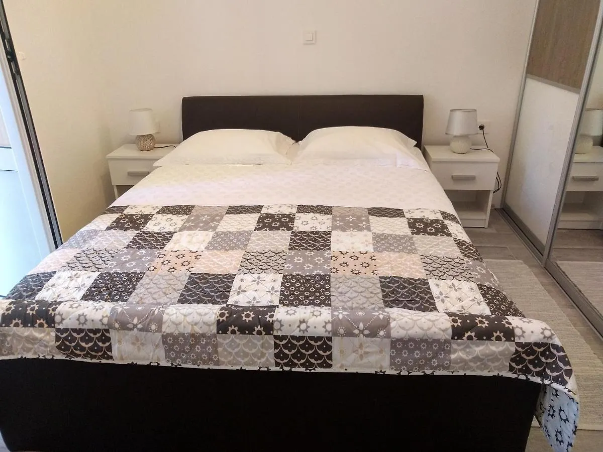 Deluxe Apartment Joia With Balcony On The Beach Bacvice, Free Parking, Old Town, Near Ferry Port Split Croácia